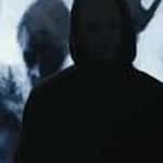 تجربه حضور چیزی پشت سر